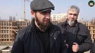 Мэр Грозного Хас-Магомед Кадыров ознакомился с ходом работ на главной стройплощадке столицы