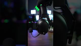 The new #Razer Hyperclear Super Wideband Mic on the Razer BlackShark V2 Pro is in a class of its own