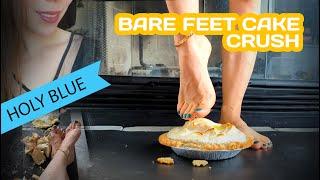 Bare feet crush, cake