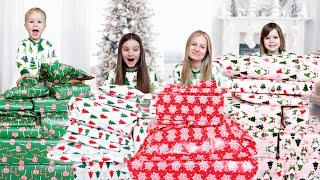 OPENING OUR PRESENTS on CHRISTMAS MORNING!!! Family Fizz