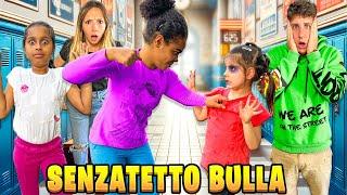 AURORA E SUA SORELLA DAYANA LITIGA CON LA SENZATETTO BULLA E LE INVESTE CON LA MACCHINA DI PAPÀ MIKE