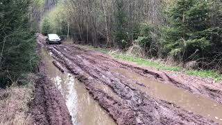 VW Golf Alltrack offroad performance on mud