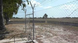 Alla ricerca di un nuovo campo profughi - Sopralluogo alla ex Base Usaf di Brindisi