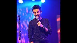 Atif aslam playing fans voice notes in IBA when IBA university cancel his concert