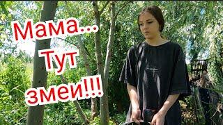 VLOG У нас сегодня выходной.Такую радугу я видела впервые. Рвём траву курочкам.