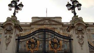 Visiting Buckingham Palace | London Travel
