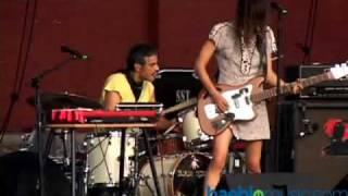 Blonde Redhead - Falling Man (Live HQ).