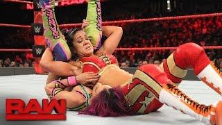 Bayley vs. Sasha Banks: Raw, March 6, 2017