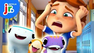 Back to School... with Sharkpups?!  Sharkdog | Netflix Jr