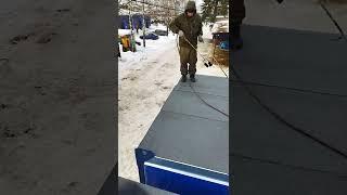 Монтаж мягкой кровли на контейнер