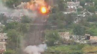 Battle of the T-80 tank with two Kirpi armored vehicles in Ukraine