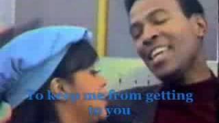 Marvin Gaye & Tammi Terrell - Ain't No Mountain High Enough Lyrics