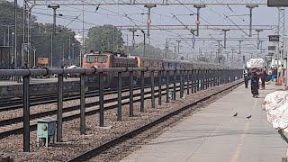 Hazrat Nizamuddin Railway Station #vlog #vlooging #trending #foryou #Railway #delhi #vloggingcamera