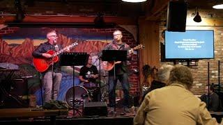 Scott Elnes singalong raises $2,500 for Central Oregon Veterans Ranch