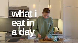 what i eat in a day as a model (simple + realistic)