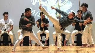 ARTE MARCIAL BRASILEÑO CAPOEIRA CDO MANGALOT CUERNAVACA MOR. MÉXICO.