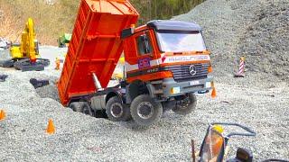 SPECIAL RC TRUCK AND CONSTRUCTION MACHINES IN ACTION - MB ACTROS TIPPER TRUCK - SCANIA SHOW TRUCK