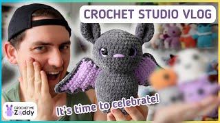 Finding halloween crochet inspiration during my birthday week: New patterns Crochet studio vlog