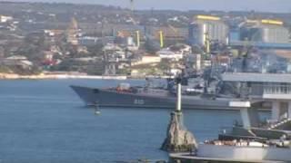 СКР "Сметливый" выходит из Севастопольской бухты