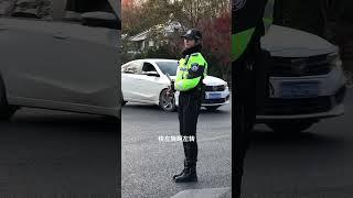 甜美兔子警官要你走啦走啦#实拍视频#