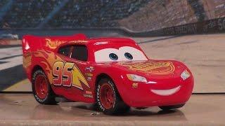 Cars 3 Lightning McQueen Disney Pixar Mattel 2017 Diecast Review