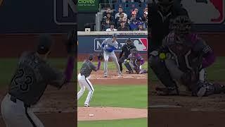 Francisco Lindor sticks with it! 