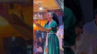 ምን አይነት ድንቅ እስክስታ ነዉ #እስክስታ #ethiopianwedding #እስክስታ #ጭፈራ #ጎንደር #ethiopian #amhara #ፋኖ #ራያሙዚቃ #ራያ