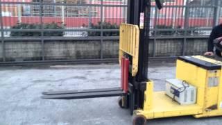 Carrello elevatore Controbilanciato Hyster a timone triplex a Firenze www.toscanamuletti.it