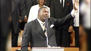 Dr. E. Dewey Smith, Jr sings Powerful Worship Medley (2009)