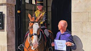 IT'S OKAY I'M HER DAD! KING'S GUARD SMILES when her family visit her at Horse Guards!