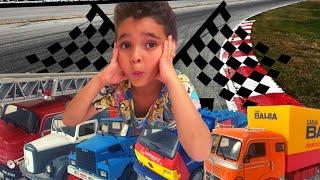 Carrinhos de brinquedos super top - Titisco fazendo desafio para ganhar super carrinhos muito legais
