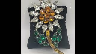 Ooh la la Collectibles Fabulous Vintage Jewelry! #vintagejewelry