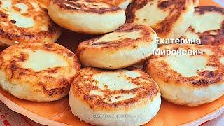 Часто готовлю для семьи на завтрак или ужин вкусные и пышные сырники! Простой и быстрый рецепт!