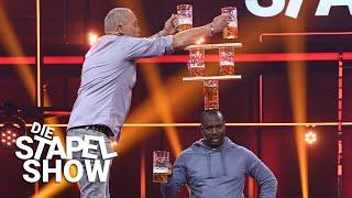 Bier-Pyramide auf dem Kopf!  Kann Momo die Balance halten? | Bierkrüge stapeln | Die Stapelshow