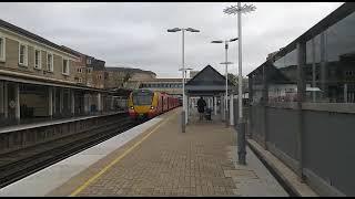 707011 Departing Feltham.