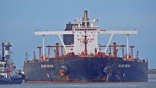 4K SHIPSPOTTING ROTTERDAM PORT APRIL 2024 WITH VERY LARGE CRUDE CARRIER ARRIVES WITH 21 m DRAUGHT