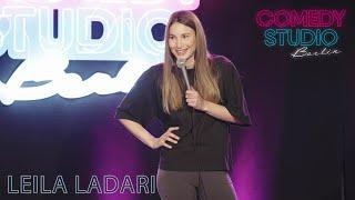 Meine Superkraft ist Verhütung | Leila Ladari | Comedy Studio Berlin