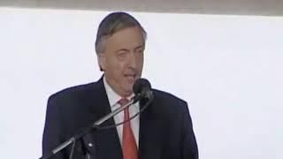 Néstor Kirchner a los militares "No tengo miedo, ni les tengo miedo"