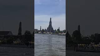 Thailand Bangkok Wat Arun von der Fähre aus gesehen