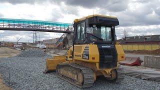 Komatsu D37EX-22 spreading gravel part 1