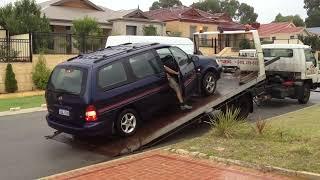 Kereta rosak di Perth