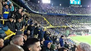 Boca Juniors team fans are shaking la bombonera stadium !! Amazing crowd !!