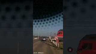 ШОК! поезд сбил машину регион: 7383PDS