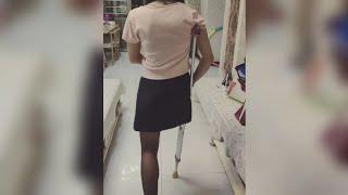 A strong amputee girl of a special style️#amputee#crutches #walking#walking