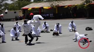 GSU officers demonstrate self defence skills: Tout vs Passengers