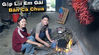 Gặp Lại Em Gái Bán Cà Chua Phụ Mẹ Ở Chợ, Được Thưởng Thức Gà Bản Và Uống R.ượu Ngô..!