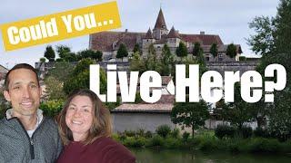What's a 700 person French Village like? Tour Lauzun in Southwest France with us!