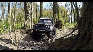 Jeep Nukizer 715 on trail | Vaterra Ascender