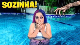 CAROL passou a NOITE na PISCINA