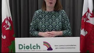 Kirsty Williams, Y Gweinidog Addysg - Neges i Rhieni / Education Minister - Message for parents